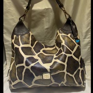 DOONEY & BOURKE GIRAFFE ANIMAL PRINT ALL LEATHER SIGNATURE LOGO LARGE HOBO BAG